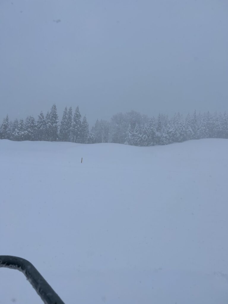 吹雪（リフトから見たゲレンデ）