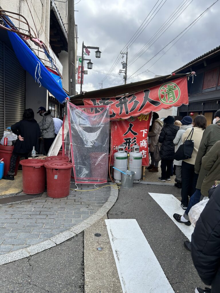 下商店の人形焼き