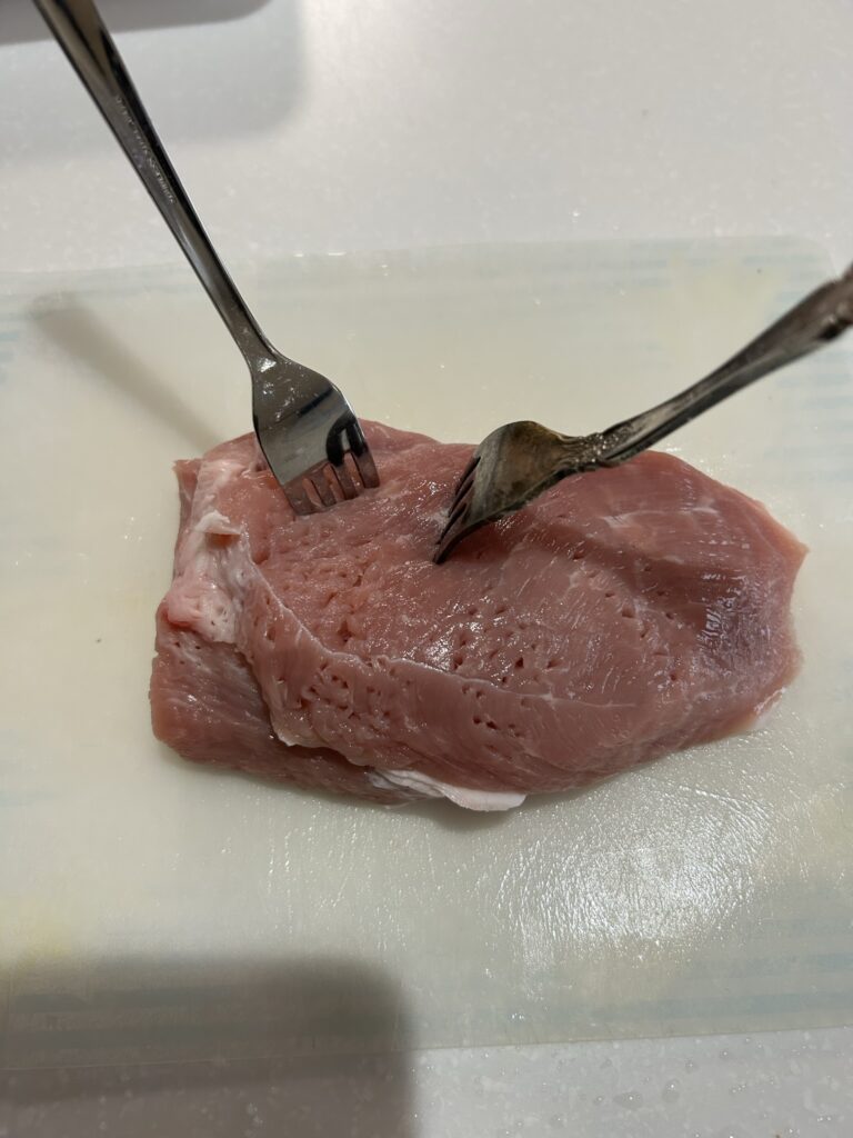 肉に穴をあける